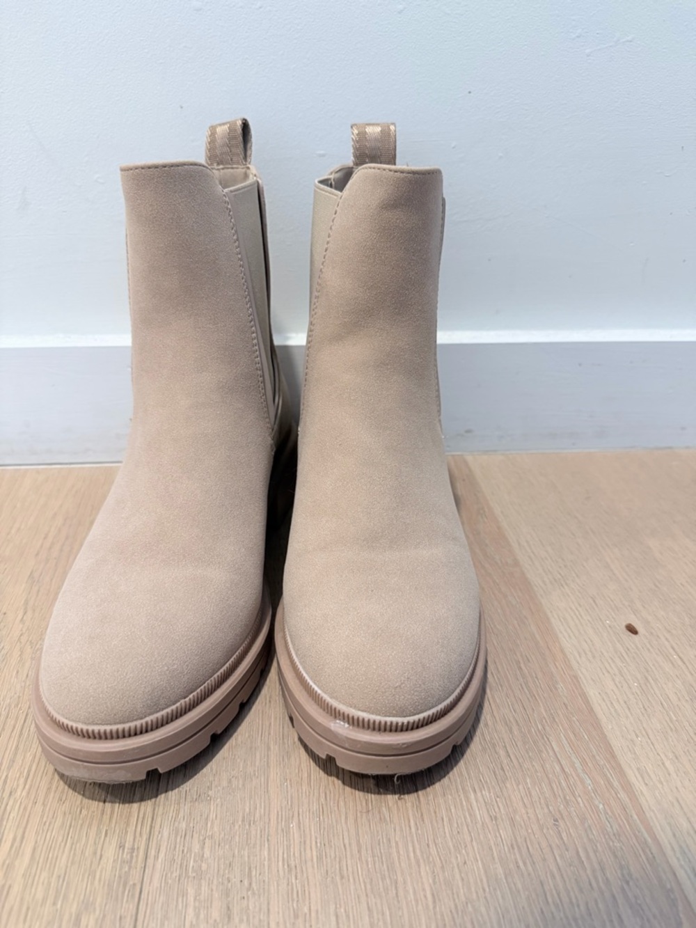 Women's Beige Chelsea Boot